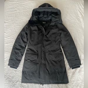 Aritzia Black Puffer Jacket